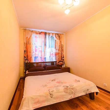 Apartment On Hryhoriia Chuprynky كييف المظهر الخارجي الصورة