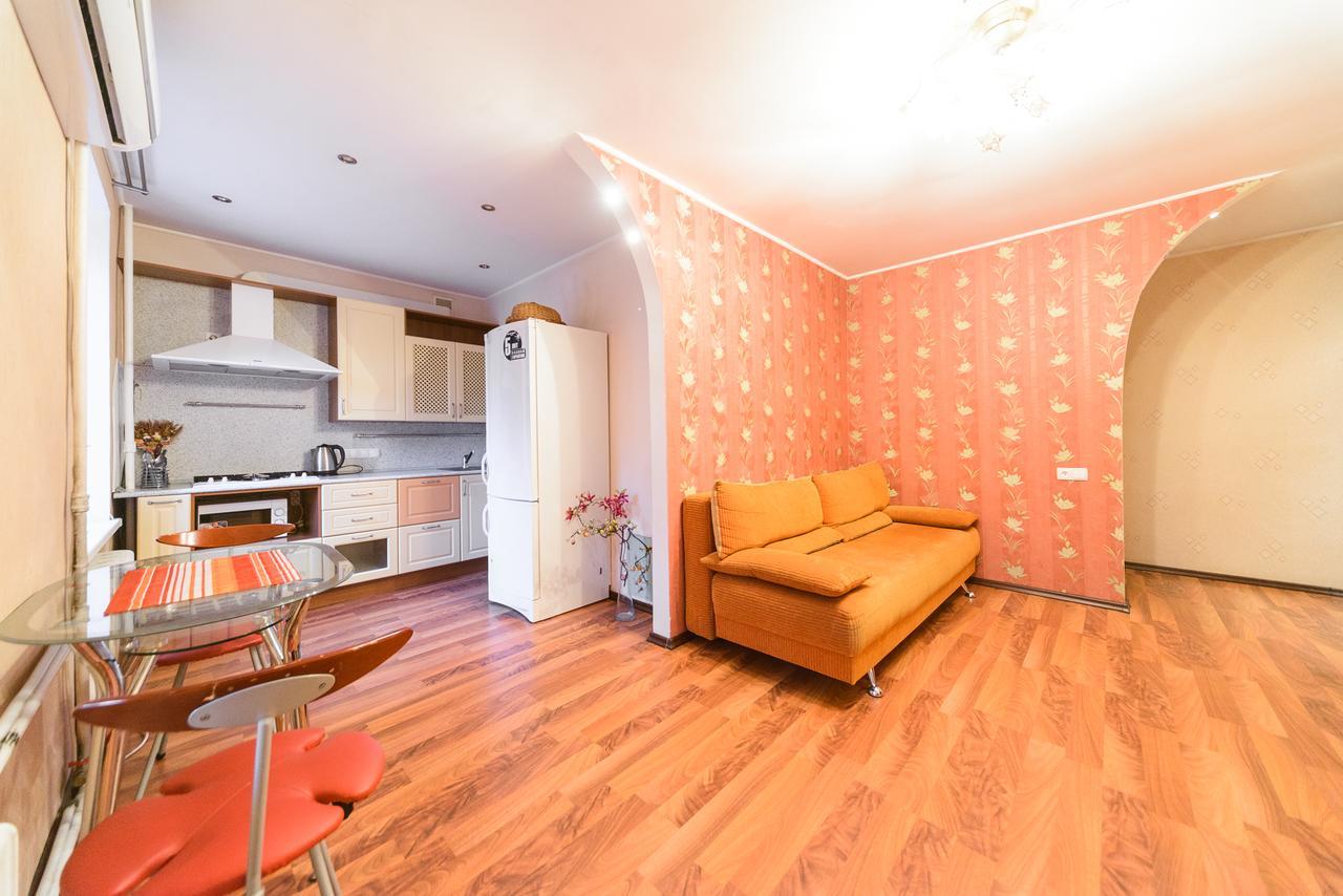 Apartment On Hryhoriia Chuprynky كييف المظهر الخارجي الصورة