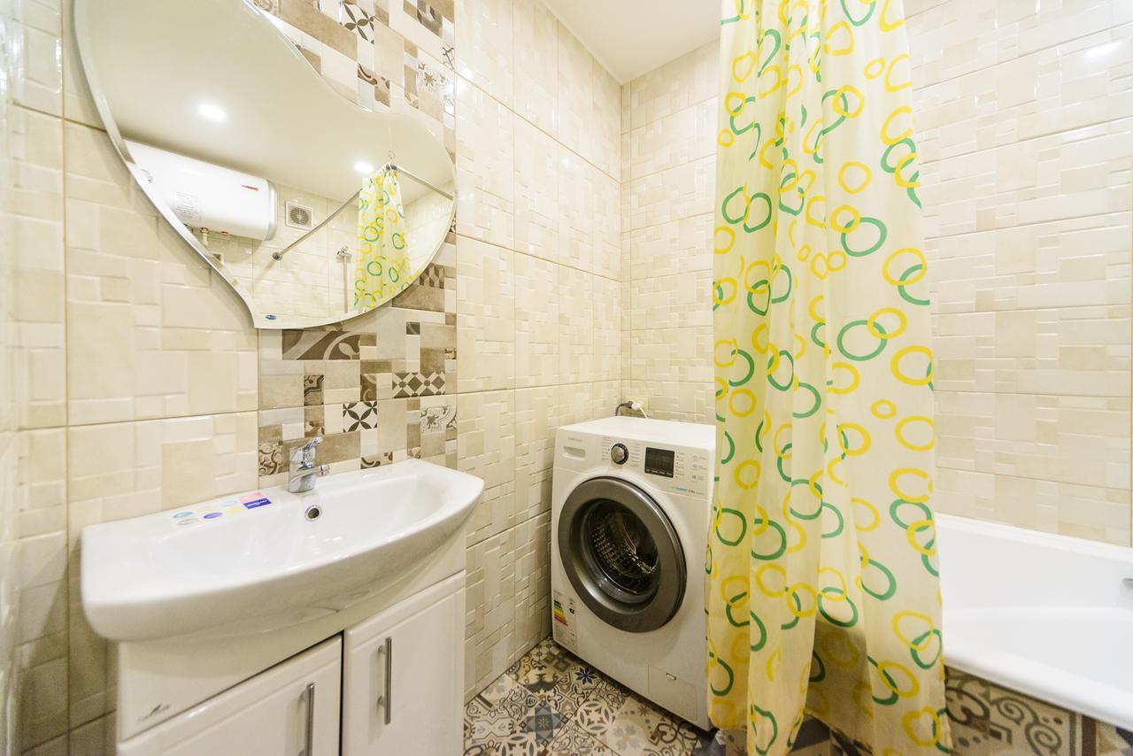 Apartment On Hryhoriia Chuprynky كييف المظهر الخارجي الصورة