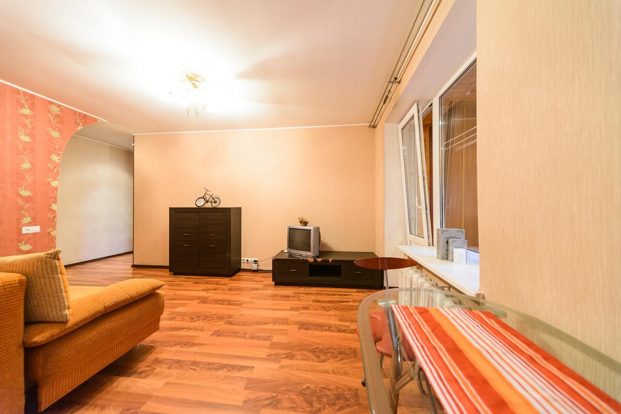 Apartment On Hryhoriia Chuprynky كييف المظهر الخارجي الصورة
