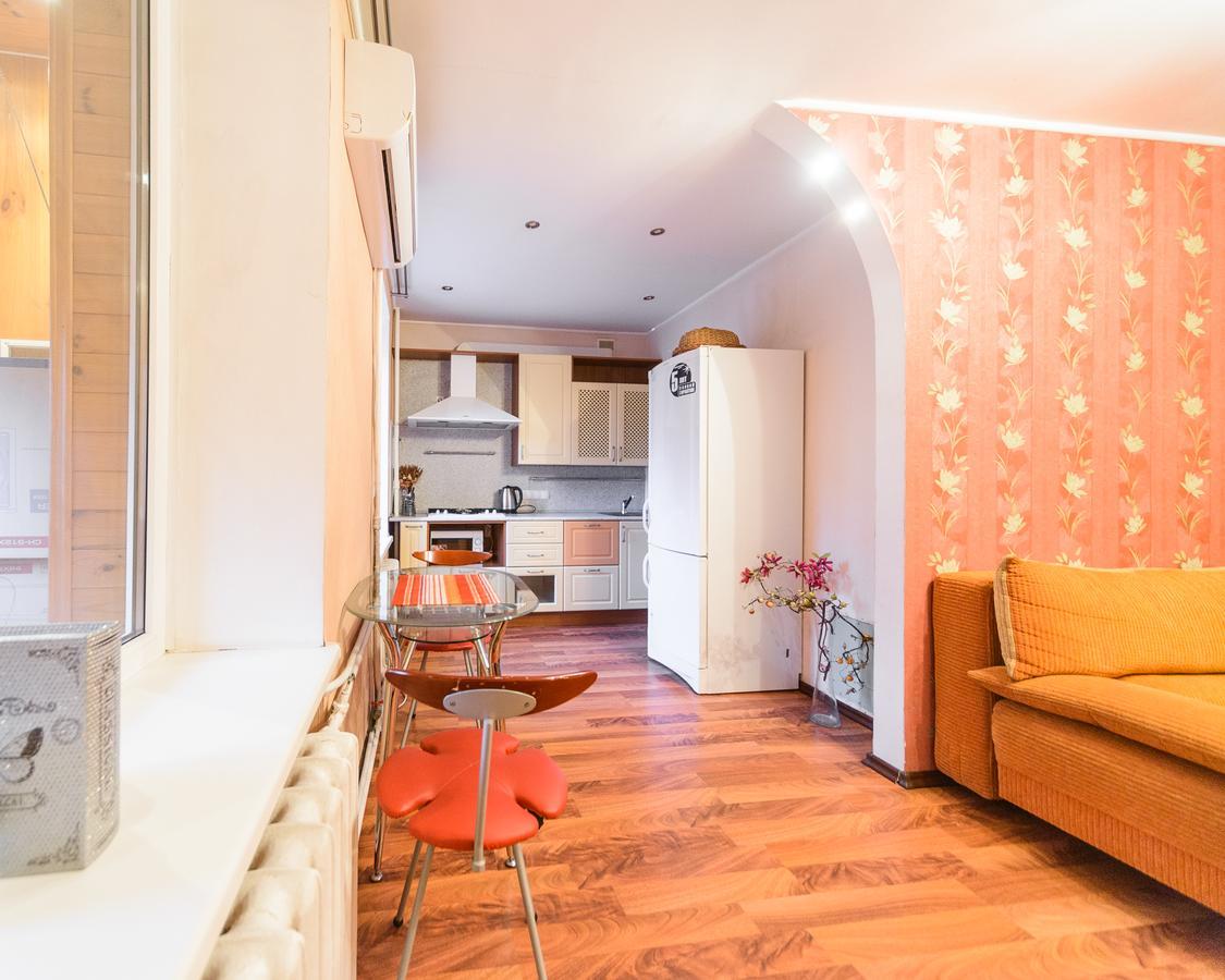 Apartment On Hryhoriia Chuprynky كييف المظهر الخارجي الصورة